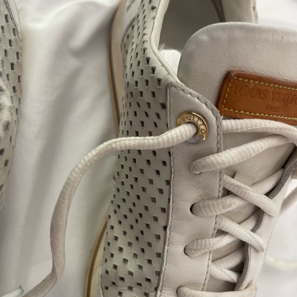 Louis Vuitton sneakers - Picture 6 of 11